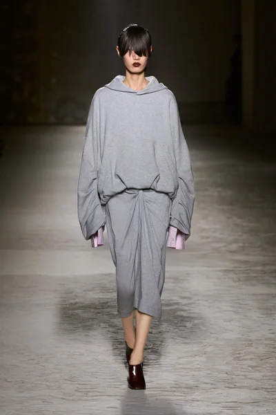 Look 5